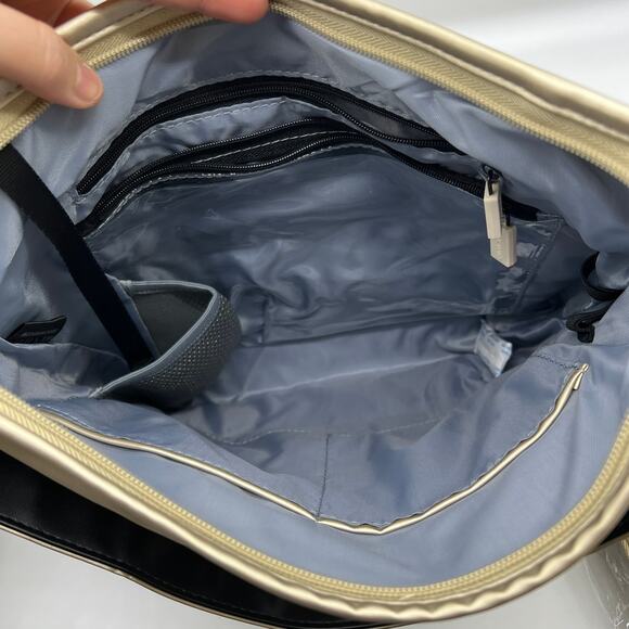 IHKWIP Zig Zag Quilted Go Getter Shoulder Bag with Crossbody Strap Met Champagne - Picture 2 of 12